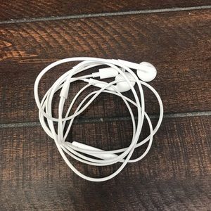 Apple EarPods with Lightning Connector
